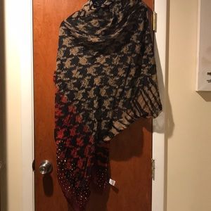 Joan rivers light scarf